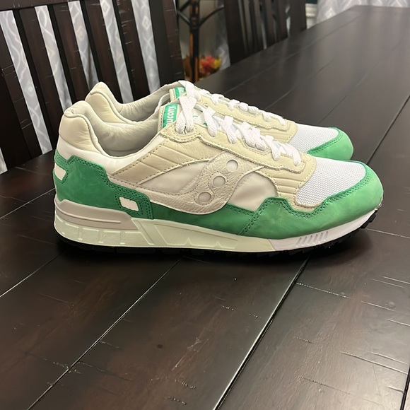 Saucony Shadow 5000 shoes sneakers new S70667-1 men’s sizes green white grey - Picture 3 of 12